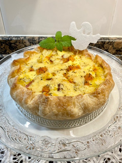 Una foto de Pizza rústica de calabaza, patata y bacon