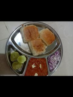પાવભાજી (Pavbhaji Recipe In Gujarati) રેસીપી મુખ્ય ફોટો