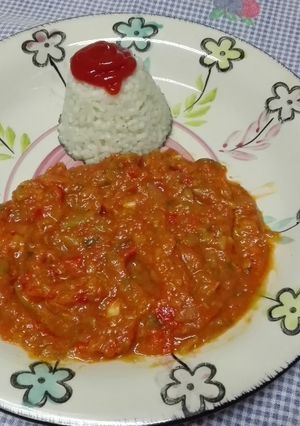 Foto principal de Pisto con arroz a la cubana aromatizado con orégano. Thermomix