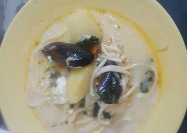 Sopa de mejillones y cau- cau