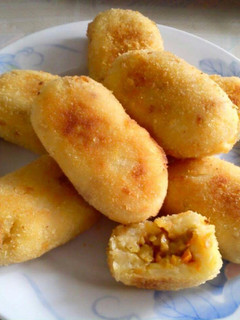 Foto resep Kroket kentang isi ayam dan wortel(Indonesian Potato Croquettes with Chicken and carrot)