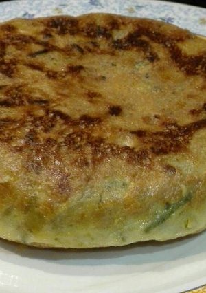 Foto principal de Tortilla de patatas cebolla y espárragos trigueros