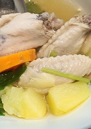 รูปของ ซุปปีกไก่มันฝรั่ง