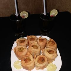 A picture of Potatoes roll samosa.