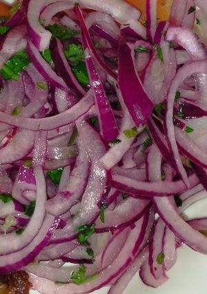 Une photo de Salade d'oignons rouges