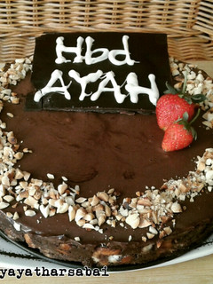 Foto resep Birthday Cake Si Ayah ( No Bake Chocolate Biscuit Cake)