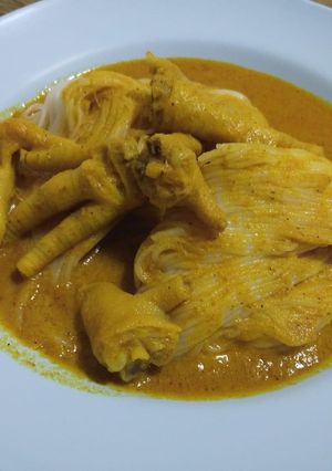 รูปของ ขนมจีนน้ำยาไก่ แกงใต้