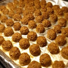 A picture of Honey mustard meatballs.