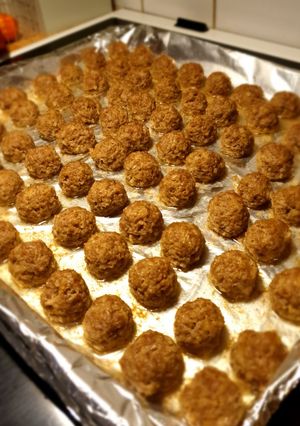 A picture of Honey mustard meatballs.