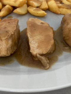 Una foto de Solomillo con salsa de cebolla al whisky