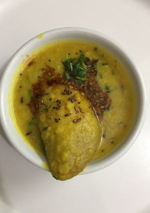 A picture of Kairy(raw mango) waali Dal.