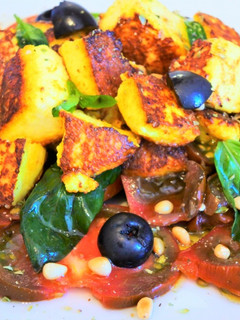 Una foto de Ensalada Caprese estilo indio
