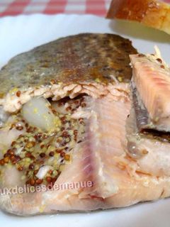 Une photo de Truites à la moutarde et oignons à la plancha
