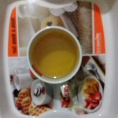 A picture of Lipton green tea.