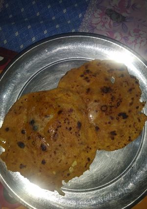 A picture of Dal paratha.