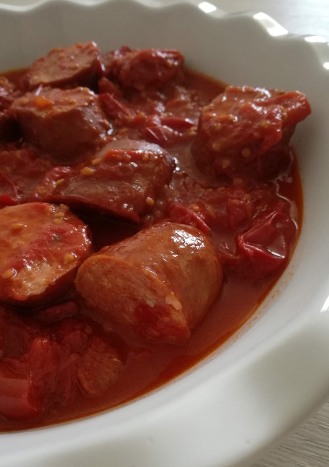 Una foto de “Rougail” de salchicha