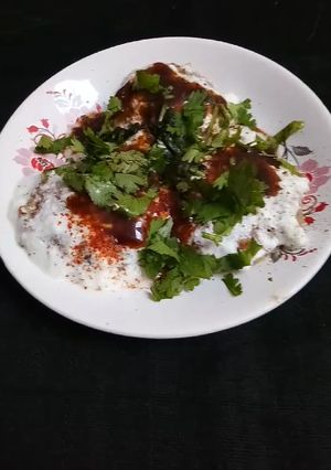 A picture of Falahari Aalu Tikki Dahi Chaat.