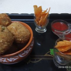 A picture of Cheesy Maggie Bonda.