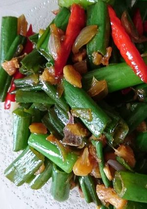 Foto resep Tumis bunga bawang ikan asin