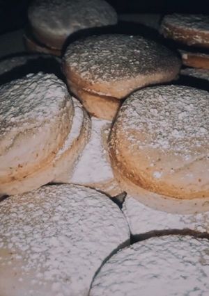 Una foto de Alfajores