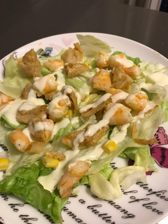 Una foto de Ensalada de Heura y Langostinos