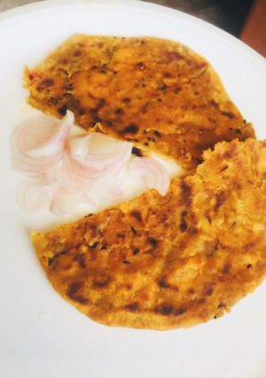 A picture of Achari Aalu Paratha.