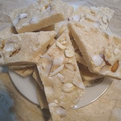 Suji katli halwa A picture of Suji katli halwa.