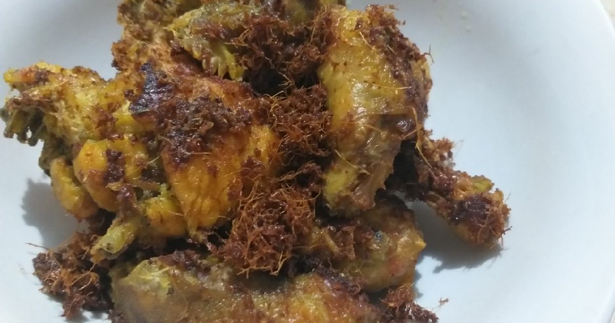 Ayam goreng lengkuas khas masakan padang