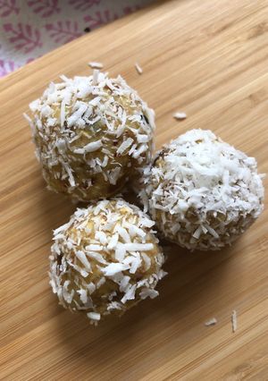 A picture of Passion fruit energy balls - vegan.