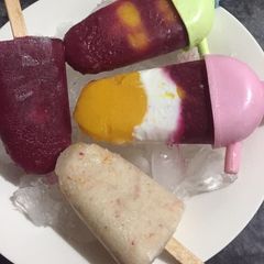 A picture of Fruits ice cream.