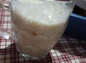 Una foto de Batido de manzana leche plátano