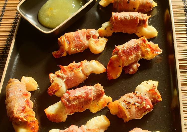 Steps to Prepare Super Quick Homemade Halloumi and chipolata pigs in blankets