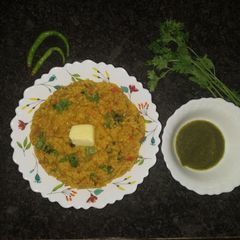 A picture of Moong dal daliya.