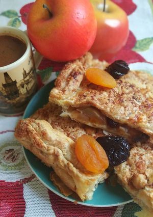 Φωτογραφία της συνταγής Μηλόπιτα 🍏🍎 εύκολη με δαμάσκηνα και βερίκοκα αποξηραμένα
