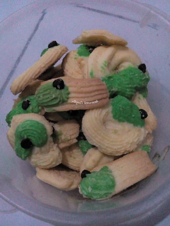 Langkah Mudah untuk Menyiapkan Resep Kue Semprit Pandan Chocochips yang Enak Banget Anti Ribet, Sempurna
