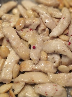 Foto di Straccetti di pollo alle mandorle