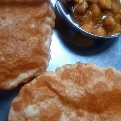 A picture of Chole Puri.