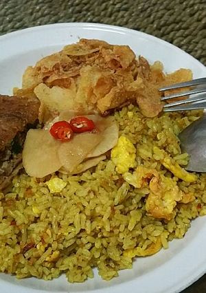 Foto resep Nasgor Kuning (Yellow Fried Rice)