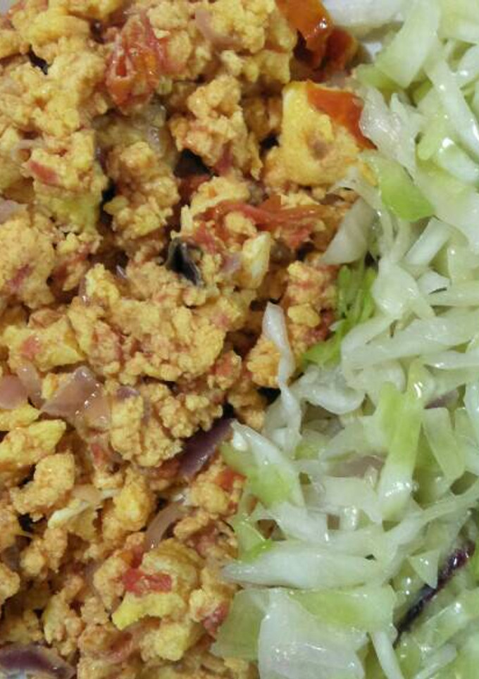 A picture of Scrambled eggs with cabbage.