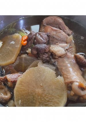 รูปของ น่องไก่ต้มตุ๋น