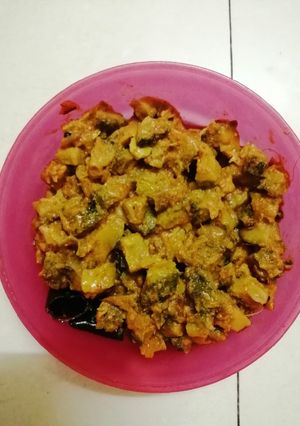 A picture of Bitter gourd curry.