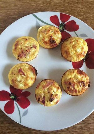 Una foto de Mini Quichés de jamón y queso sin base