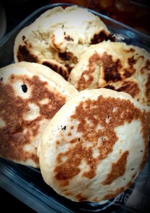 Une photo de Pains naan farcis fromage et ail