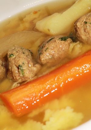 Májgombóc leves recept fotója