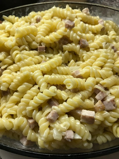 Una foto de Pasta con salsa de panceta