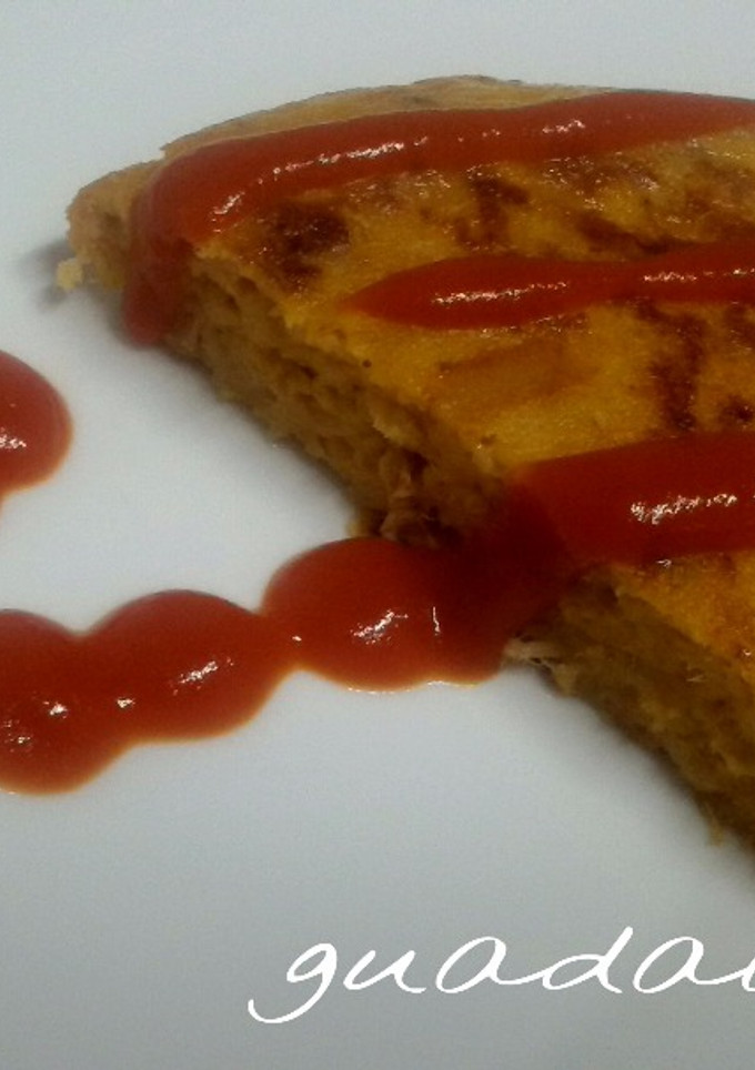 Una foto de Tortilla de pan duro y atún en GM E y F y tradicional