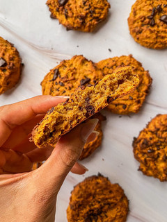 Una foto de Galletas de boniato y chocolate