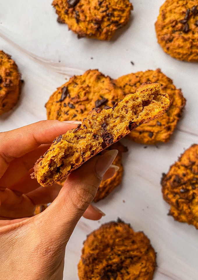 Una foto de Galletas de boniato y chocolate
