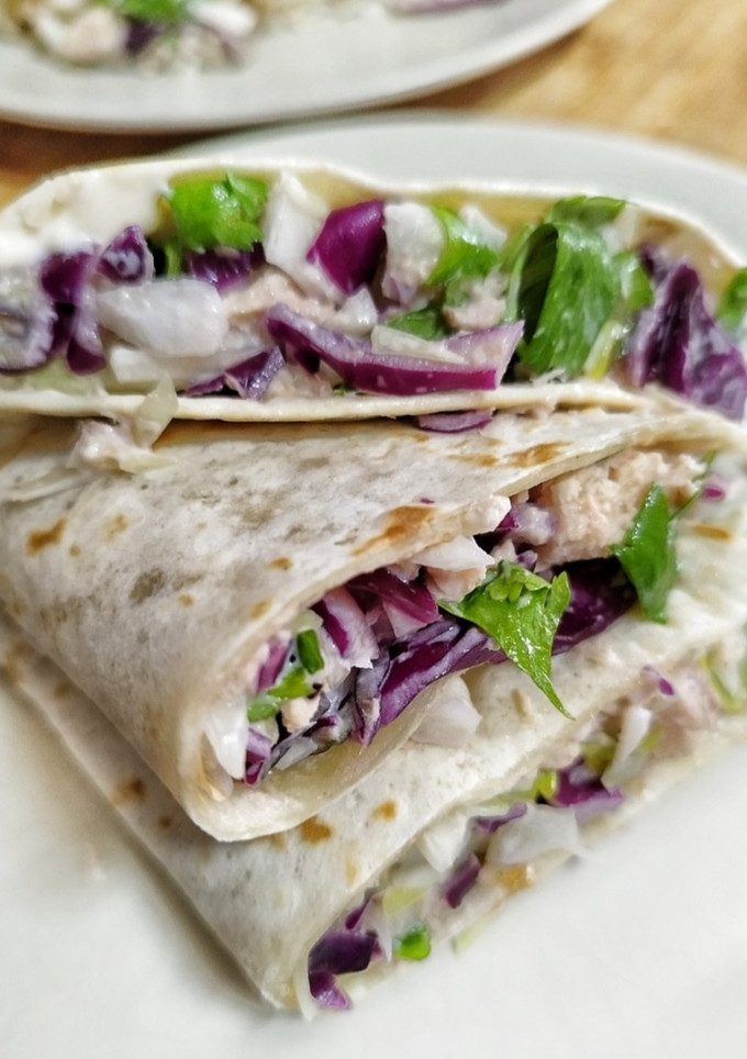 Una foto de Tortillas rellenas de col, lombarda y atún
