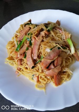 A picture of Stir Fried Noodle.